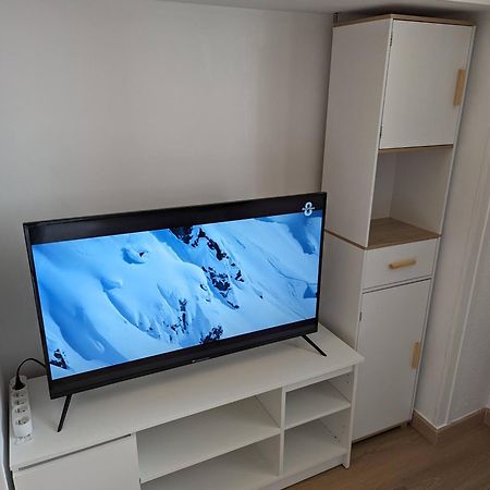 Central Spacious Flat With Private Parking シャモニー エクステリア 写真